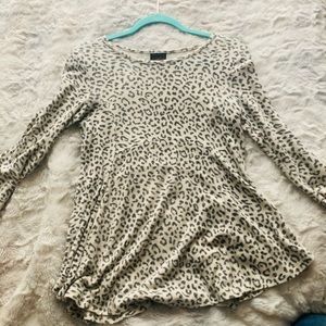 Leopard print quarter sleeve
